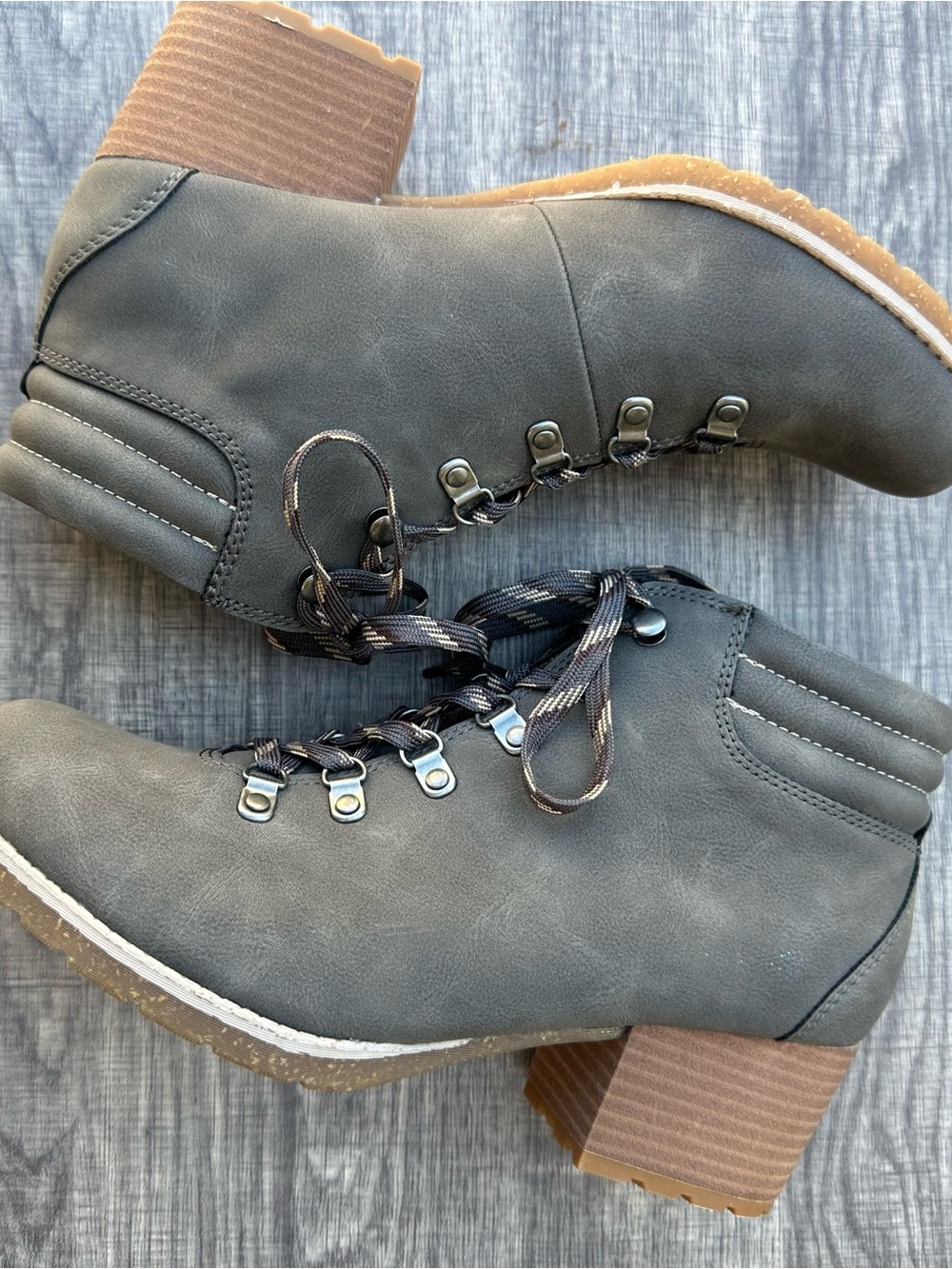 B.O.C. Dark Gray Lace-Up Block Heel Ankle Boots Size 8.5 NWOT
